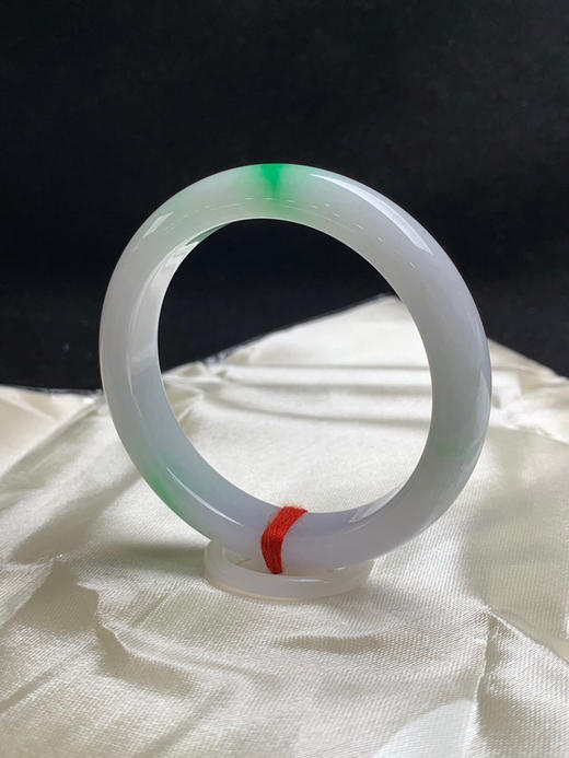 620672，52.7圈口，细糯飘绿正圈平安镯，淡紫底飘阳绿，飘色辣 商品图2