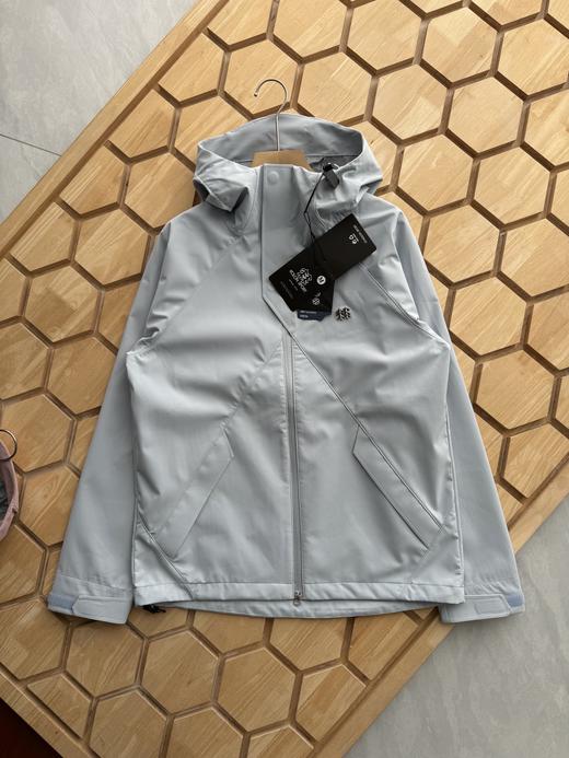 点此购买 可隆春秋季女士防风水透气轻量硬壳冲锋衣 kad 326268 商品图8