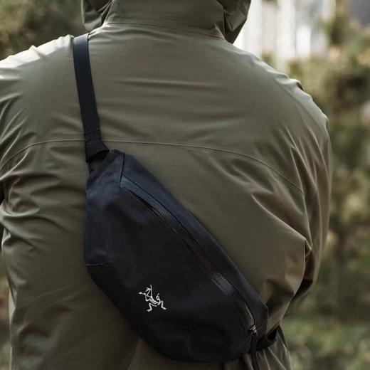 点此购买 始祖鸟granville 3L单肩包防撕裂面料斜挎包腰包 xj 326241 商品图0