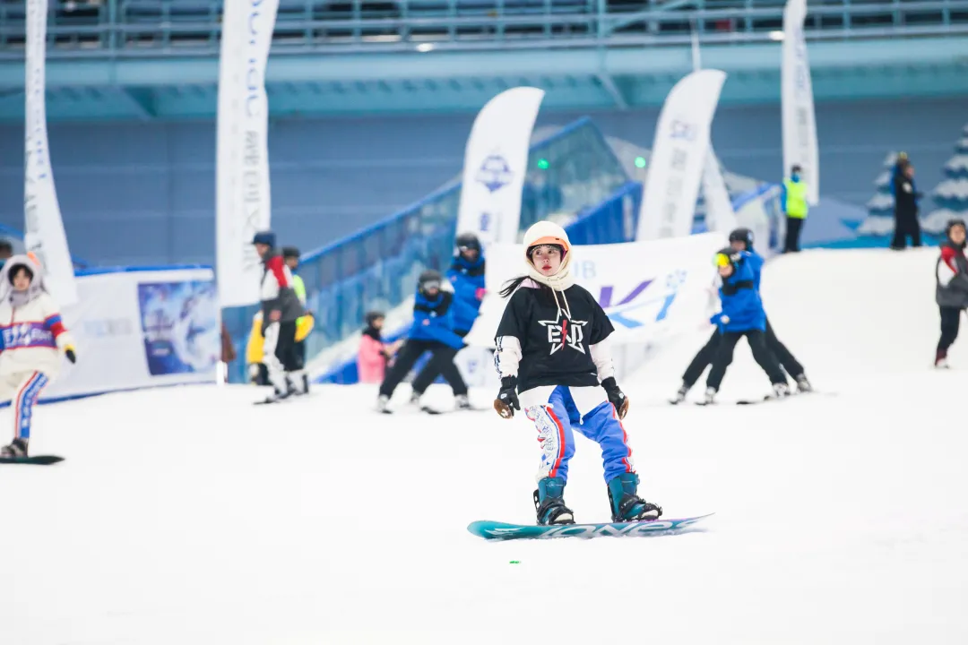 【滑雪营】学知识、练滑雪、玩闯关，这个夏天超带感