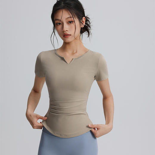 【147元任选3件】跃牌【蚂蚁运动】系列 V领运动T恤不带胸垫紧身显瘦瑜伽服上衣T2611（活动产品，收货7天内支持退换） 商品图2