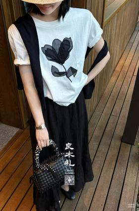 简约——手工花朵短T