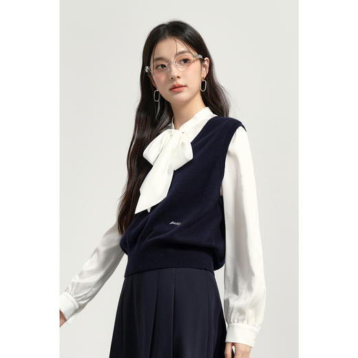 【商场同款】诗凡黎纯色v领羊毛针织马甲2025春新款上衣3G2130431 商品图0