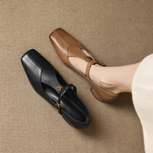 【预售5天】爆款百搭一字带扣镂空单鞋女复古山茶花粗跟通勤玛丽珍鞋AJ&AJ9982 商品图3