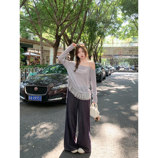 <曾小咸推荐>现货秒杀！微信超特价！韩系慵懒风斜肩蕾丝拼接长袖T恤 日常129.99 立减70 秒杀59.99！ 商品图1