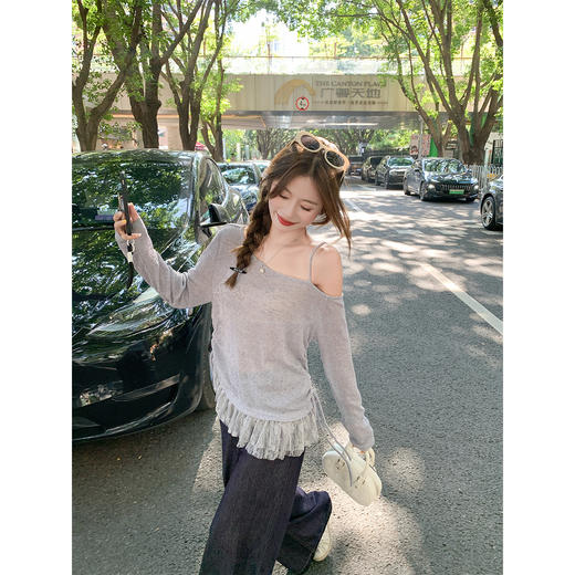 <曾小咸推荐>现货秒杀！微信超特价！韩系慵懒风斜肩蕾丝拼接长袖T恤 日常129.99 立减70 秒杀59.99！ 商品图2