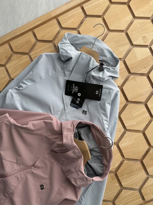 点此购买 可隆春秋季女士防风水透气轻量硬壳冲锋衣 kad 326268 商品图1