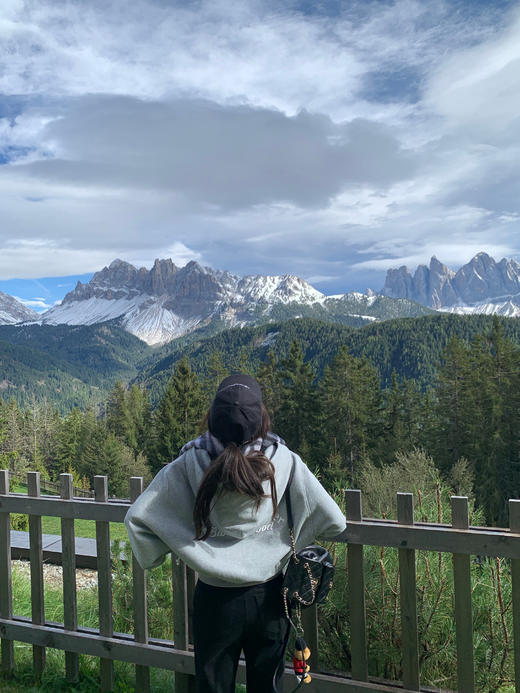 金蘑菇菇 《穿卫衣的女明星》·厚绒深秋版 / 秋冬卫衣外套修身短款 商品图5