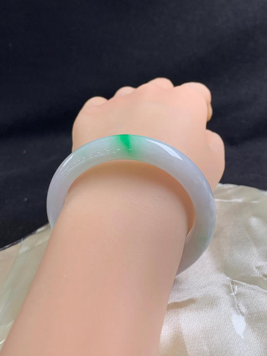 620672，52.7圈口，细糯飘绿正圈平安镯，淡紫底飘阳绿，飘色辣 商品图4