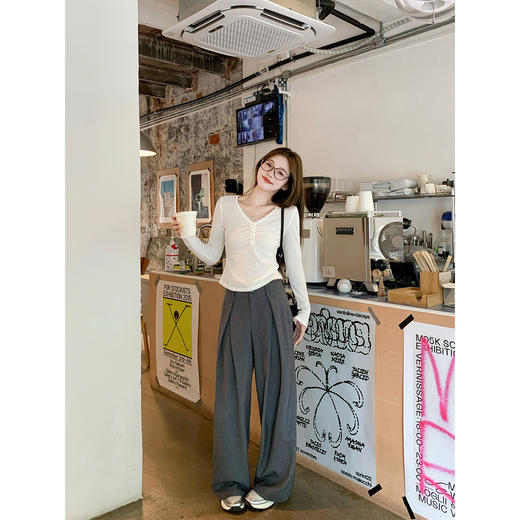 <曾小咸推荐>2.21现货秒杀 ！微信超特价！韩系蕾丝边V领长袖T恤 日常109.99 立减50 秒杀59.99！！西装裤 秒杀89.99！！ 商品图2