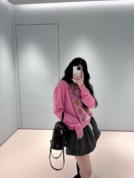 缪缪 25Fw早秋新款 甜味粉撞色菱形半拉链polo领针织衫（ZY*MM） 商品图2