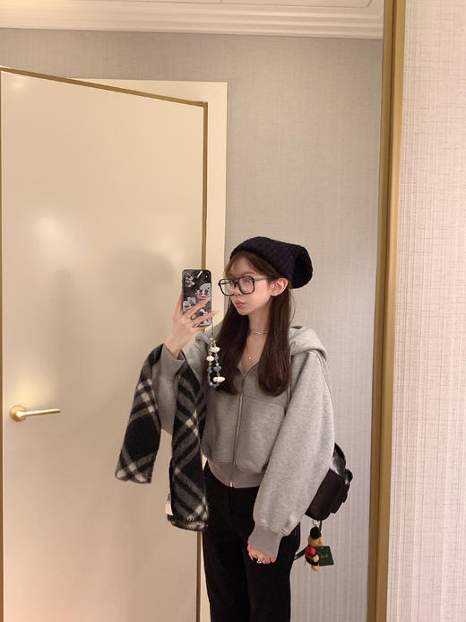 金蘑菇菇 《穿卫衣的女明星》·厚绒深秋版 / 秋冬卫衣外套修身短款 商品图3