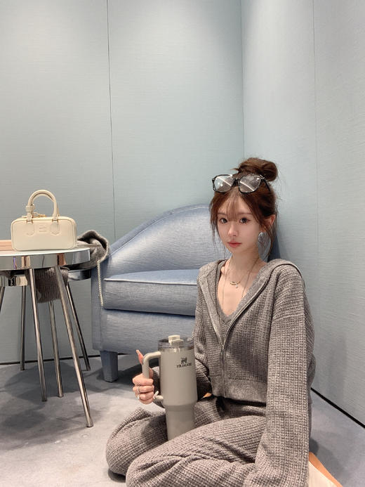 金蘑菇菇  alo三件套 / 精纺100羊毛外套吊带长裤三件套 商品图1