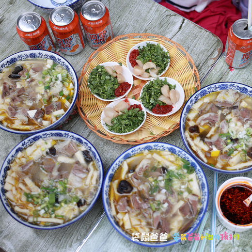 【袋鼠爸爸去哪儿丨宝鸡*海棠陇县度假酒店】酒店在陇县关山草原与龙门洞景区之间，是一座园林式度假酒店，146间客房，超450平米恒温泳池，快去陇县打卡陕西版阿勒泰吧~ 商品图5