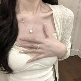 ✨气质与颜值并存【闪耀四叶草项链】巴黎夜曲 通体s925银 简约高级闪耀~着实好美💕