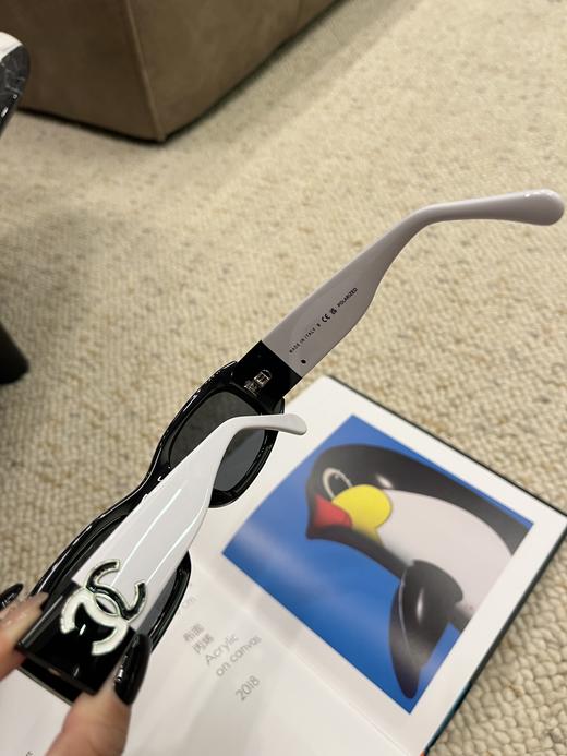 香奈儿 CH5525 熊猫色来咯 原版高品质偏光片 直呼泰酷辣 休闲墨镜（ZT*JH） 商品图10