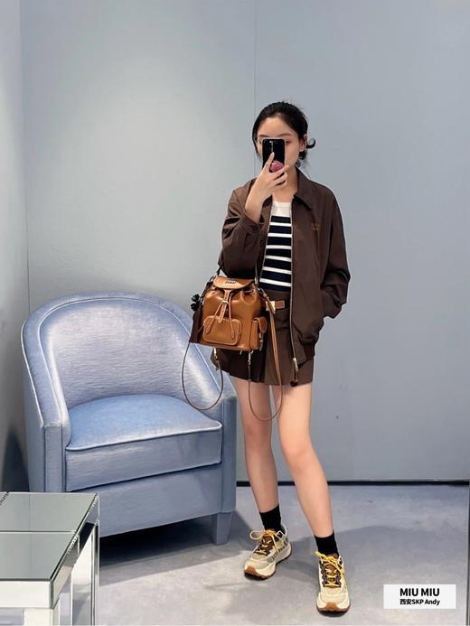 缪缪 在引领纤细的「薄底鞋」美学多年后，Miu Miu 悄然转向，上架了一款名为 Technical fabric sneakers 的厚底运动鞋（ZX*DBG) 商品图6