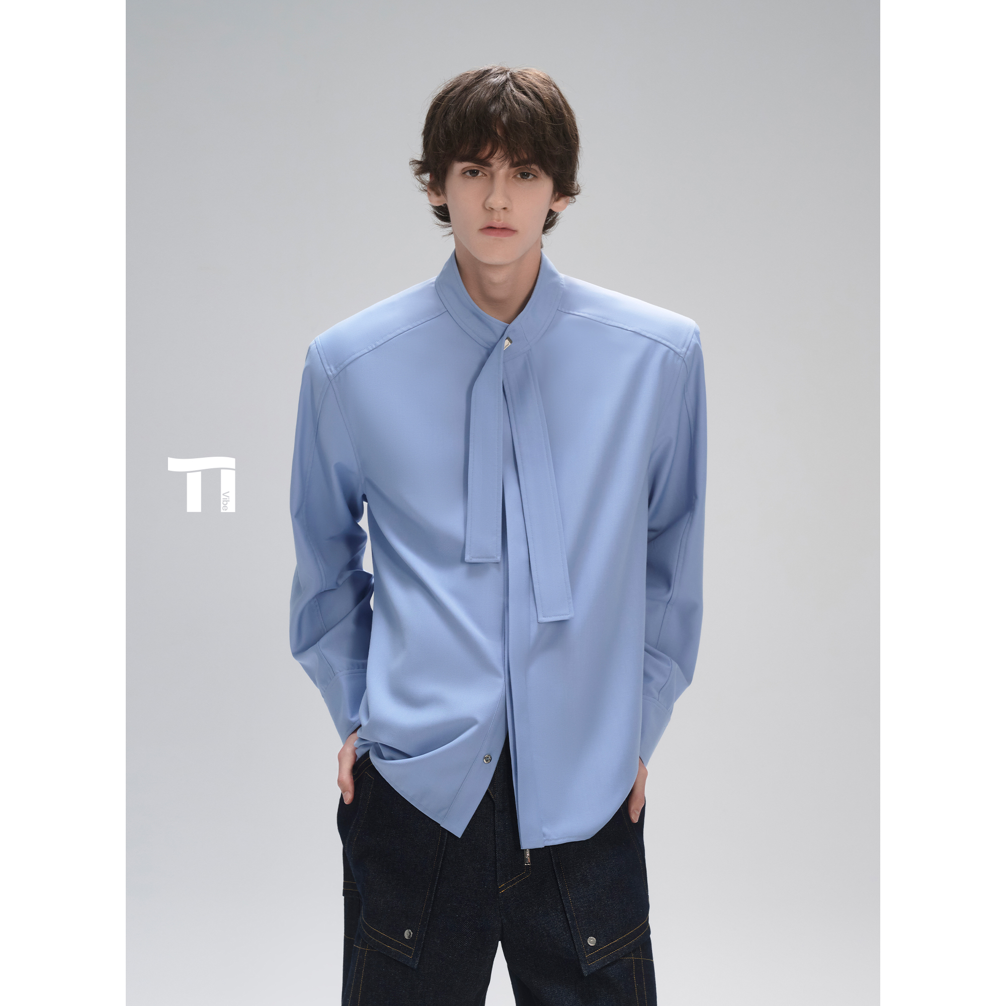 启世录TIWILLTANG“弦月复形”诗意蓝2.0明星飘带领休闲奢灰衬衫