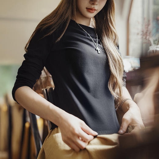 马登新疆棉黑白色基础款正肩磨毛修身长袖t恤打底衫内搭上衣女秋 商品图4