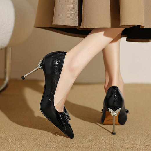 【预售5天】优雅尖头高跟鞋女新款水钻铁跟蝴蝶结单鞋宴会鞋ZF&25025 商品图0