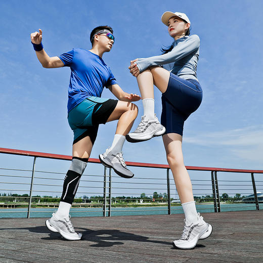 热卖中！！建议拍大一码！【奥特莱斯线下专柜有售】简届扶摇爆米花缓震运动老爹鞋（男女同款） 商品图11