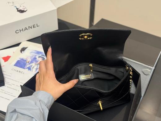 D080651可以斜挎也可以单肩背噢黑金口盖公文包 商品图8