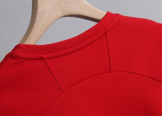 点此购买 可隆春秋女子经典圆领套头拼接收腰修身长袖运动休闲打底卫衣 37 326272 商品图12