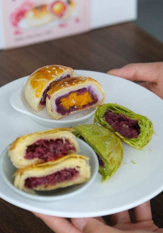 【云南玫瑰鲜花饼/蛋黄酥 】 现烤现发 酥软细腻 层层起酥 可做伴手礼 商品图0