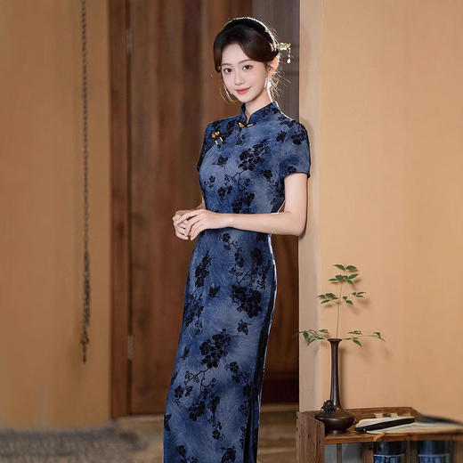 2025春款复古传统简约大气长款旗袍大码修身时尚宴会走秀旗袍 商品图2