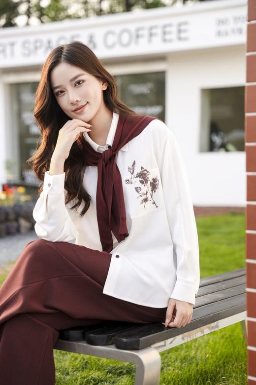 现货 臣禾	【艺术家两件套】针织披肩+印花衬衫套装	JZ253040175 商品图8