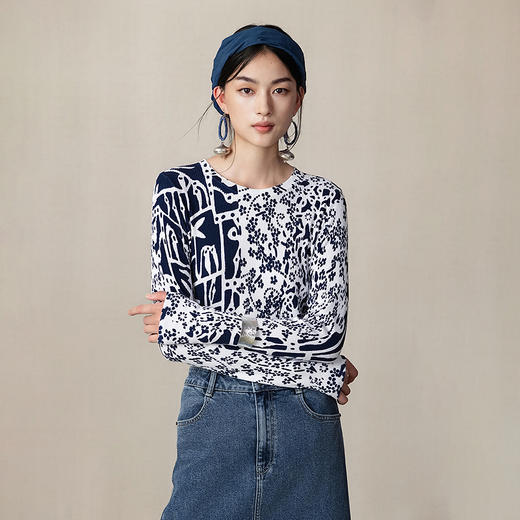 【林栖设计小店】（现货）生活在左蓝印花纹毛织上衣复古传统气质2025秋冬新款修身针织衫女1954109 商品图1
