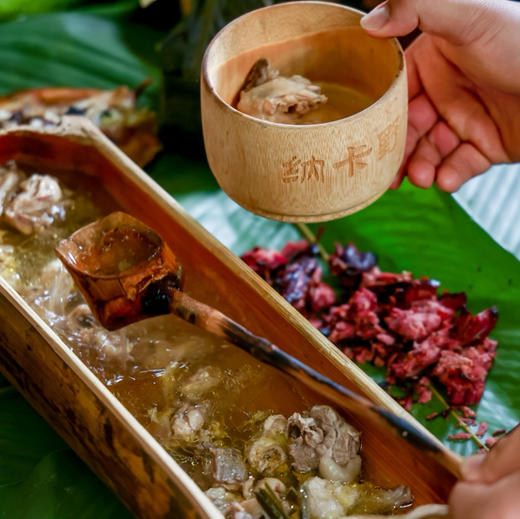 云南 | 版纳热带雨林纳卡野炊版2天1晚，户外更野！两日徒步和野炊、户外生存技能教学，户外露营/傣族野餐/捕鱼割蜂蜜/ATV越野摩托/雨林溯溪徒步/当地傣族向导！ 商品图8