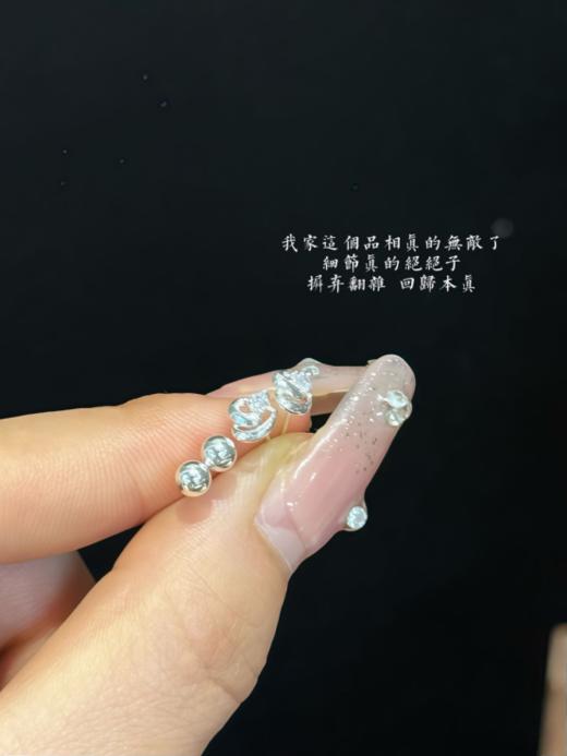 🔥🔥【香港周六福黄金钻石首饰集团足银耳钉】🌈足银养耳流光银豆/足银闪钻两心相悦耳钉 🌸姐妹们安利起来，这款耳钉真的是温柔届的天花板 😎 耳畔的气质被拿捏的死死的，真的是美到心尖上啦！ 商品图1