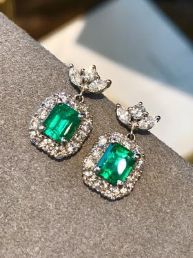 1.579ct刻面祖母绿耳坠