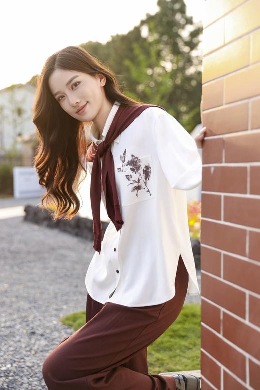 现货 臣禾	【艺术家两件套】针织披肩+印花衬衫套装	JZ253040175 商品图7