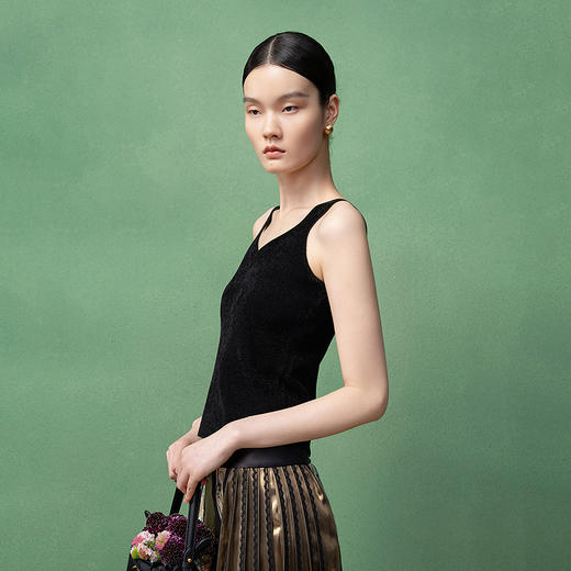 【林栖设计小店】生活在左针织背心优雅百搭修身2025秋季V领上衣女1953021 商品图1