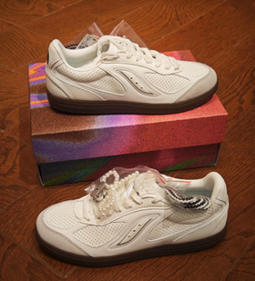 安踏SV冬款迷雾板鞋122548011vs