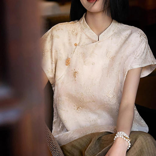 新中式金丝线刺绣上衣 | 精致刺绣工艺，国风优雅气质。市场价300+特惠价89元抢【3-5天发货】 商品图5