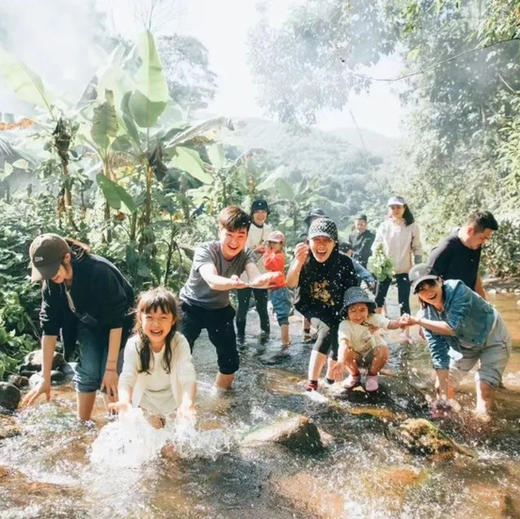 云南 | 版纳热带雨林纳卡野炊版2天1晚，户外更野！两日徒步和野炊、户外生存技能教学，户外露营/傣族野餐/捕鱼割蜂蜜/ATV越野摩托/雨林溯溪徒步/当地傣族向导！ 商品图0