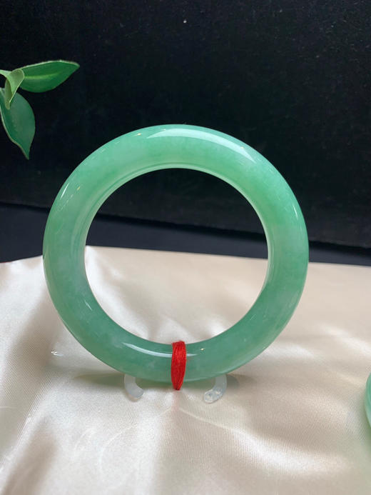 620677，56满果绿圆条，整圈带绿底，清新干净，底妆均匀 商品图2