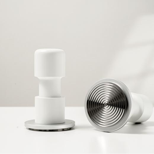 【新品】泰摩 寸拳冲击粉锤意式咖啡机手压粉锤58.4mm平底/螺纹底压粉器 省力回弹 商品图12