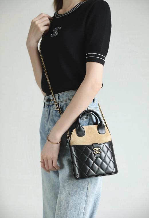 香奈儿 25A手工坊 竖款贝壳包 麂皮棕拼黑色（LZ） 商品图4