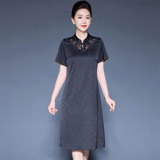 GYYty8608国风妈妈高级感夏季仿真丝连衣裙女2025新款洋气中式缎面刺绣裙子 商品图0