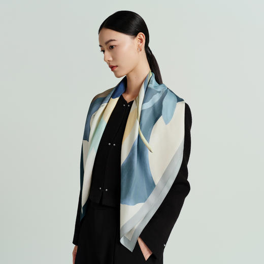 万事利“兰香语”88厘米双面印花大方巾 商品图2