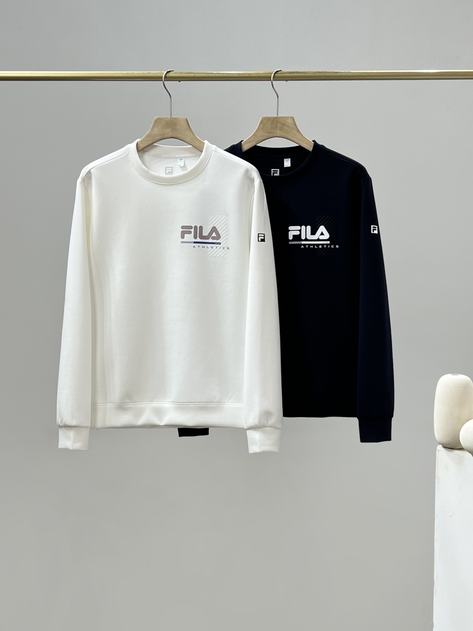 点此购买 斐乐春秋季男士运动休闲卫衣 37 326280