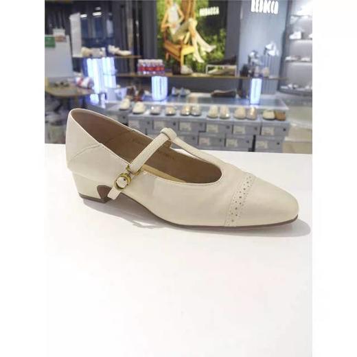 【云粉节】BF楼康莉丁字扣带玛丽珍25秋新款尖头法式芭蕾鞋女KYQ55619  吊牌价1180 活动价439 商品图1