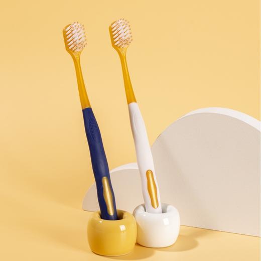 【秒杀❗️9.9抢2套12支🔥超市同款牙刷】刷毛柔软且弹性好，能清洁牙齿表面和牙缝，山mu高级软毛成人家用6支装宽头牙刷 商品图1