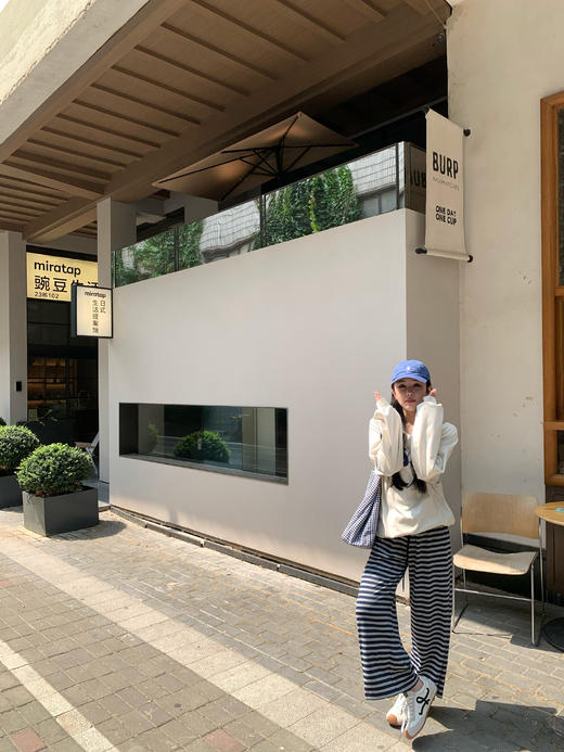 Read Nameless/独家Sun卫衣+七分条纹裤 2025/8/7 商品图9