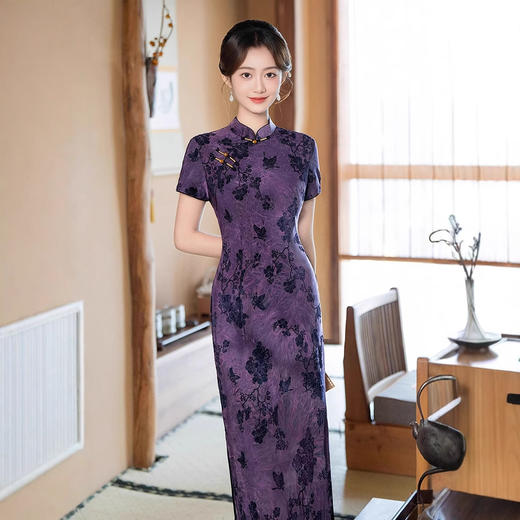 2025春款复古传统简约大气长款旗袍大码修身时尚宴会走秀旗袍 商品图3