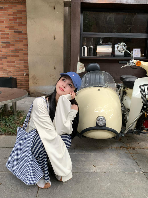 Read Nameless/独家Sun卫衣+七分条纹裤 2025/8/7 商品图12